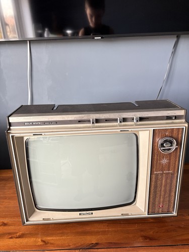 Vintage hitachi black and - hitachi,